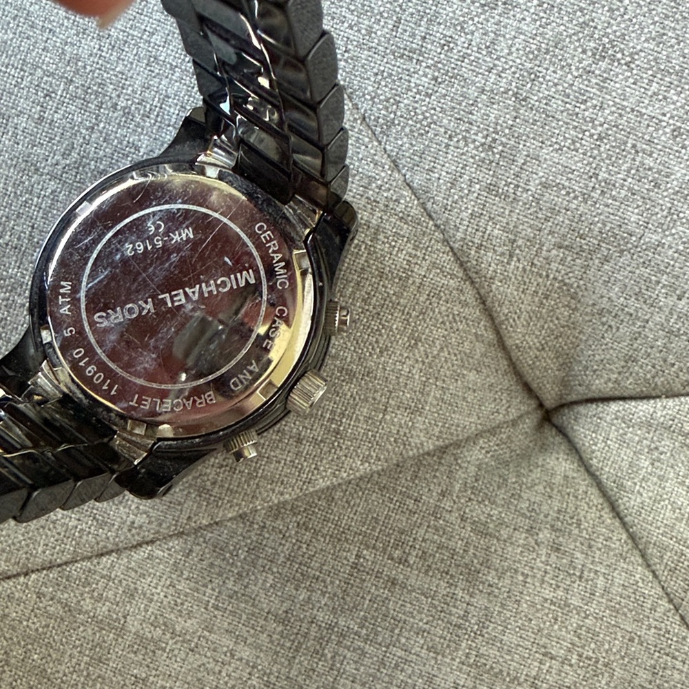 Michael Kors Black ceramic watch - Picture 3 of 5